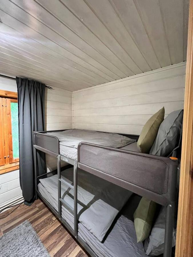 Gemuetliches Blockhaus Im Wald Auktsjaur